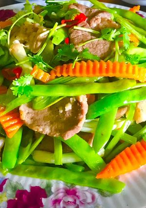 Hình của món Đậu que cà rốt xào thịt nạc.