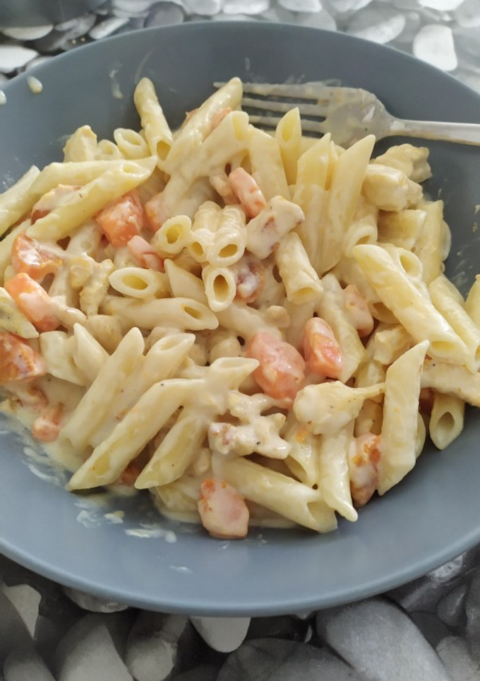 Una foto de Macarrones con nata y pollo hechos con robot Moulinex 12en1