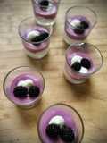 Vasitos de cheesecake de moras