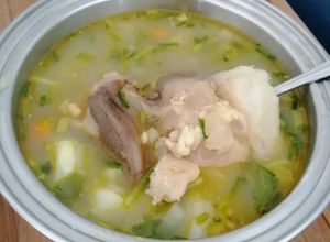 Una foto de Sopa de Pata de res
