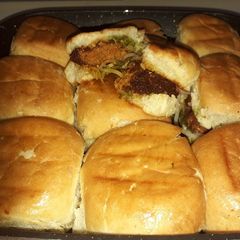 A picture of Bun tikka.