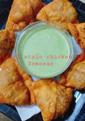 A picture of Chicken Aloo Samosa(street style).