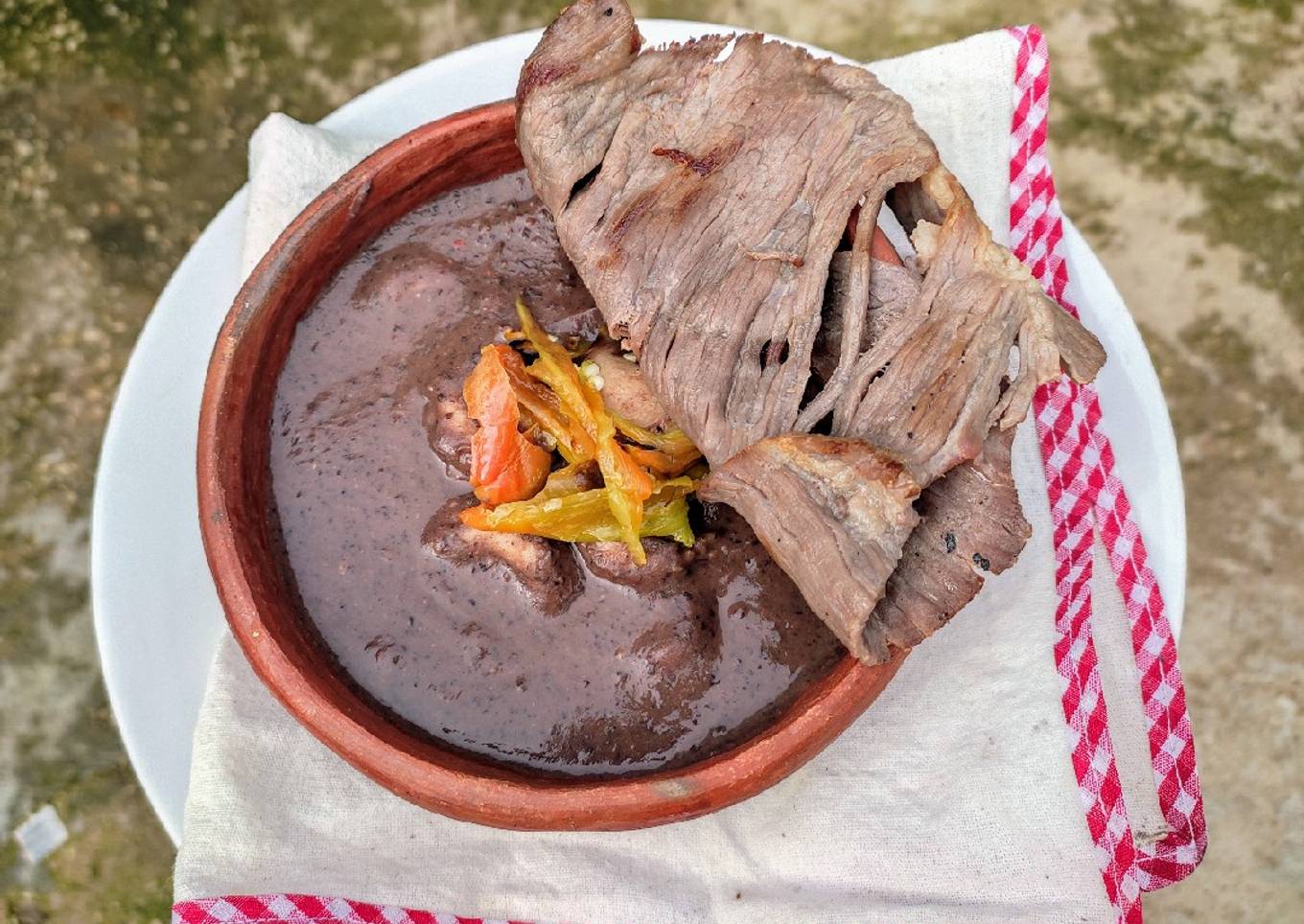 Frijoles con hierba de conejo 🌿 y chollitos, estilo Ejuteca 🍲