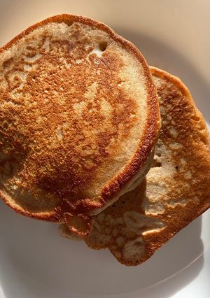A picture of Super fluffy Old-fashioned pancakes.