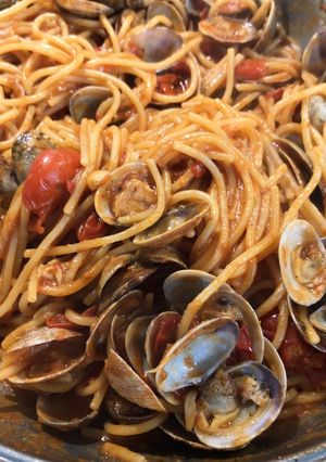 A picture of Risotto-Style Spaghettoni with Clams.