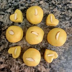 A picture of Besan Laddu.