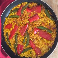 A picture of Paella.