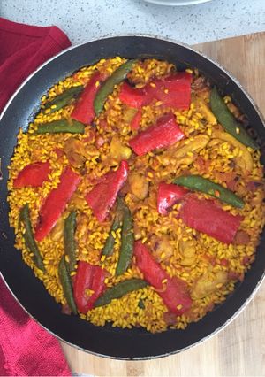 A picture of Paella.