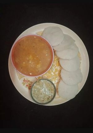 ઈડલી અને ચટણી રેસીપી મુખ્ય ફોટો