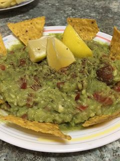 Una foto de Guacamole casero