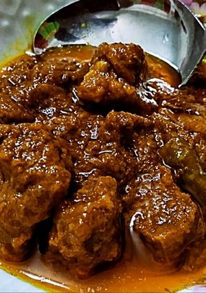 আচারি বিফ ভুনা রেসিপির প্রধান ছবি