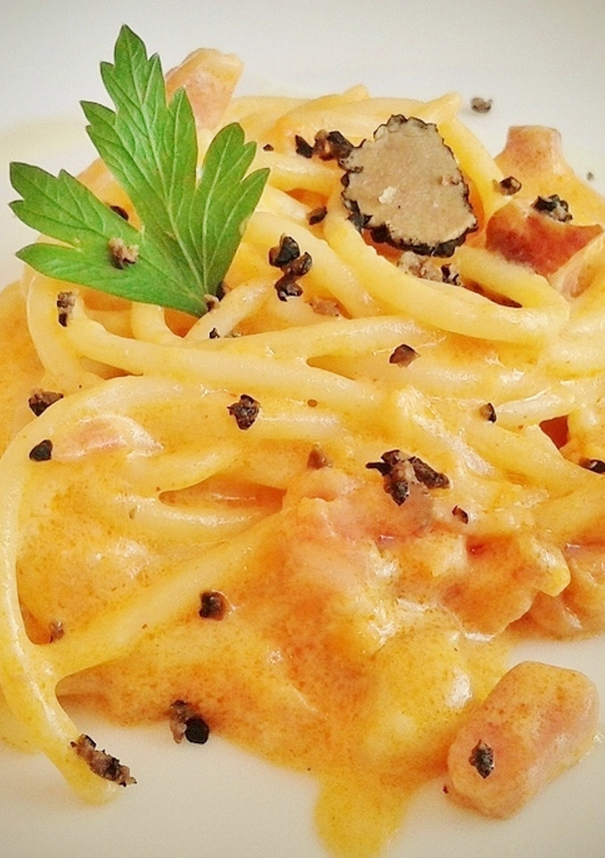 Una foto de Espaguetis con sobrasada y trufa