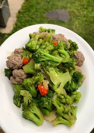 Foto resep Brokoli Bakso / Broccoli Meatballs