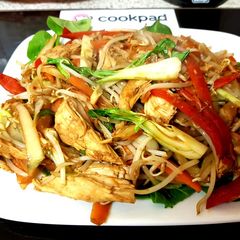 A picture of My Sweet Chilli Chicken & Soy Stirfry.😊.