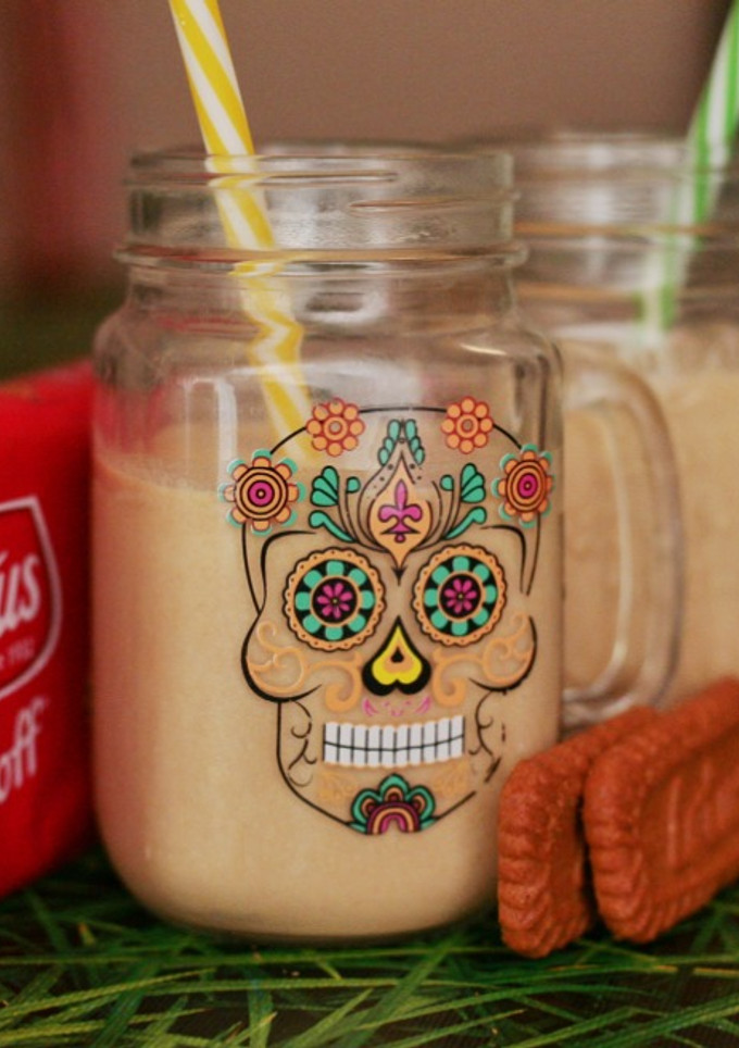 Una foto de Batido de vainilla con galletas Lotus