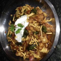 A picture of Fried cheela chat.