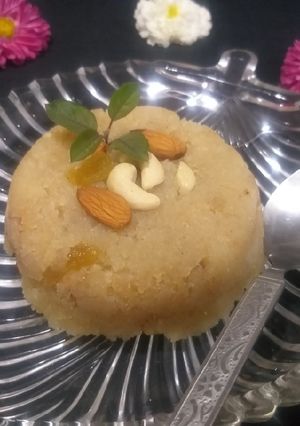 प्रसादाचा शिरा (Prasadacha sheera recipe in marathi) रेसिपी चे मुख्य फोटो
