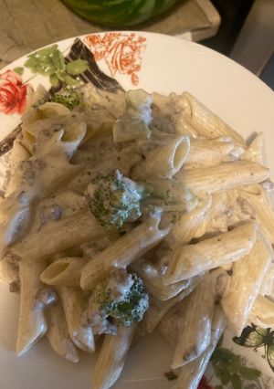 Una foto de Pasta Penne con brócoli en salsa alfredo