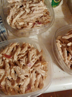 A picture of Chicken Alfredo.
