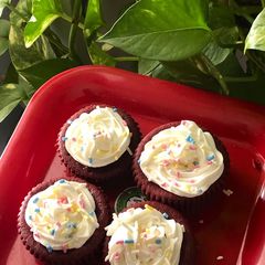 A picture of Eggless Red velvet cupcakes 🧁.