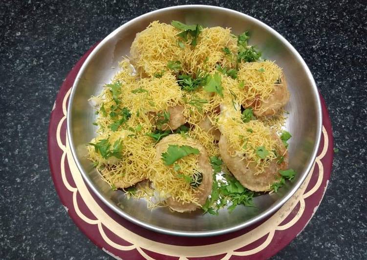 Step-by-Step Guide to Prepare Perfect Sev Puri