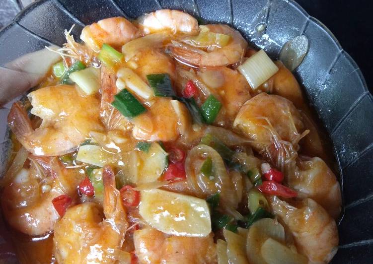 Bagaimana Menyiapkan Udang asam manis pedas, Bikin Ngiler