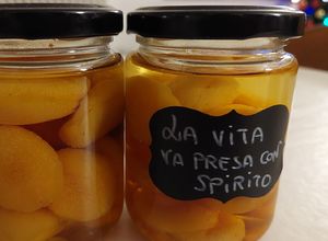 Foto di Albicocche sotto spirito
