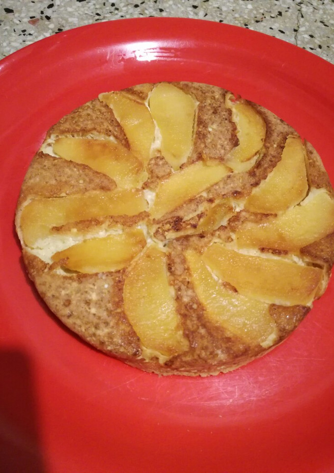 Una foto de Torta de Avena, Ricota y Manzana, en sartén 🍳