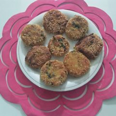 A picture of Aloo kay cutlus.