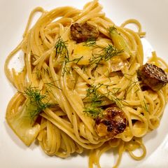 A picture of Pasta with Italian sausage, fennel and cream.