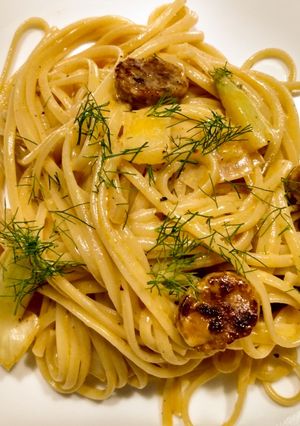 A picture of Pasta with Italian sausage, fennel and cream.
