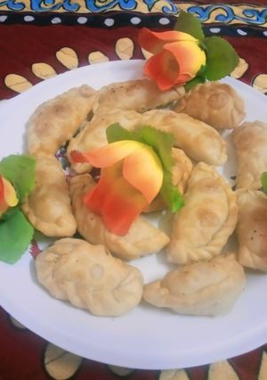 सूजी की गुजिया (Suji ki gujiya recipe in hindi) रेसिपी मुख्य फोटो
