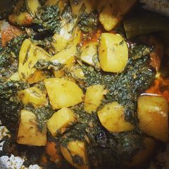 A picture of Aloo palak.