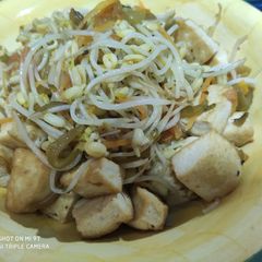 A picture of Stir fry bean sprout.