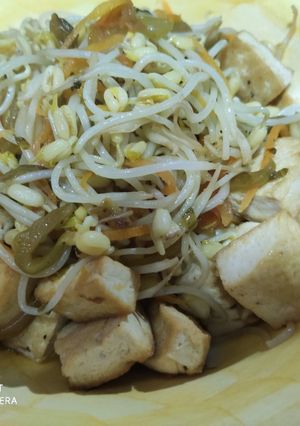A picture of Stir fry bean sprout.