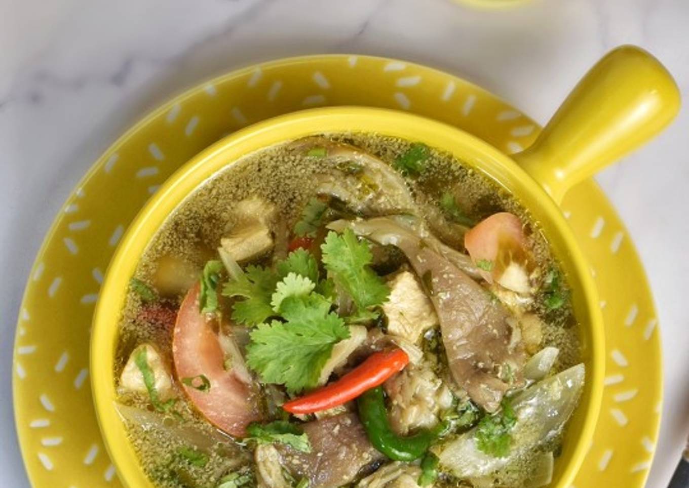Sup Ayam Cendawan Ala Thai
