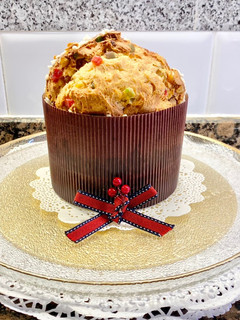 Una foto de Panettone rápido con levadura para pasteles