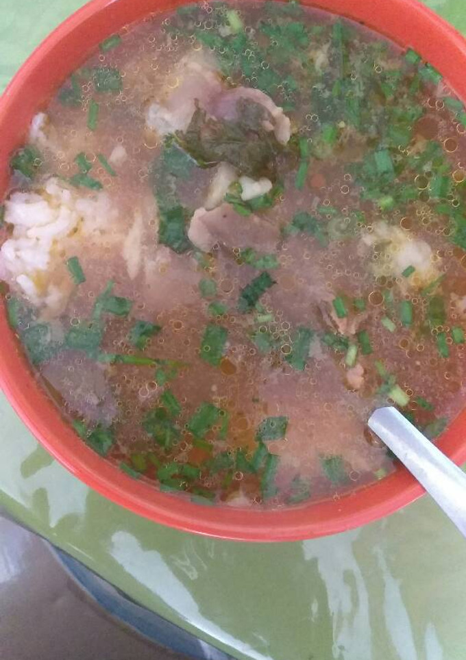 Una foto de Sopa de pata de res