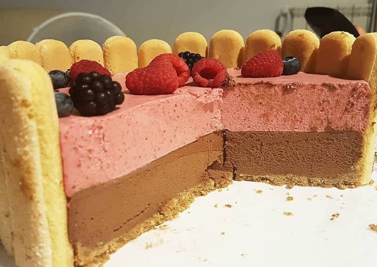 Simple Way to Prepare Fatto in casa Charlotte frutti di bosco e cioccolato