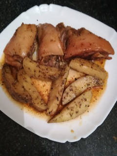 Una foto de Lechón con especias y salsa teriyaki en la olla GM