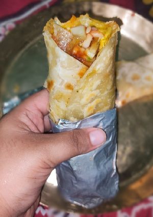 রেস্টুরেন্ট স্টাইল এগ্ রোল (Egg roll recipe in bengali) রেসিপির প্রধান ছবি