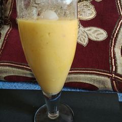 A picture of Mango somoothie.