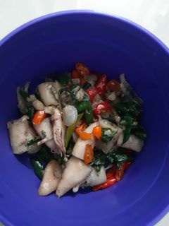 Foto resep Oseng Cumi Asin Daun Kemangi