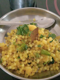 A picture of Sabudana (sago) khichadi with peanut.