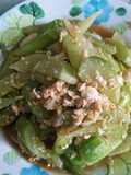 แตงกวาผัดไข่