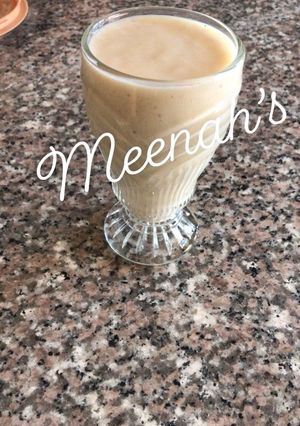 A picture of Banana smoothie.