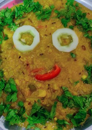 मसाला खिचड़ी(masala khichdi recipe in Hindi) रेसिपी मुख्य फोटो