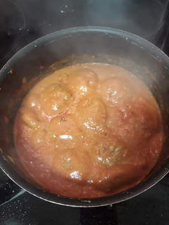 Una foto de Albóndigas en salsa de tomate🍽