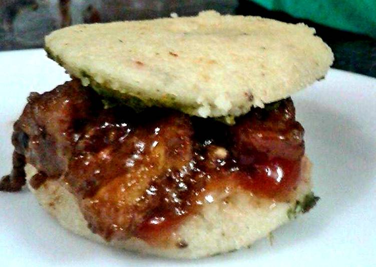 Cheese Chilli Idli burger