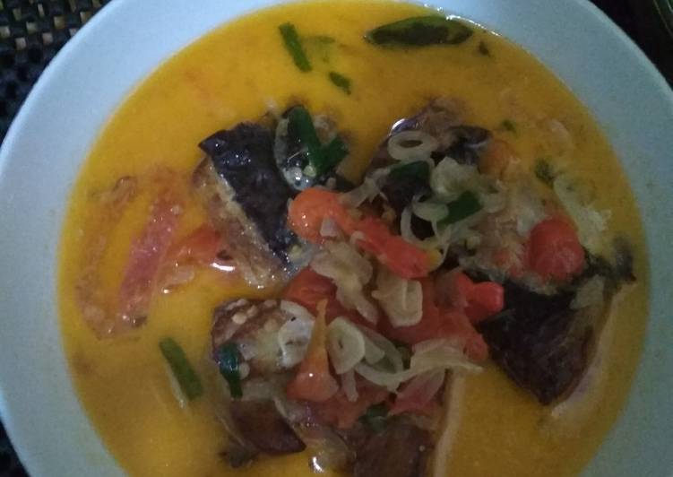 Cara membuat Ikan pari santan sederhana yang enak Untuk Jualan